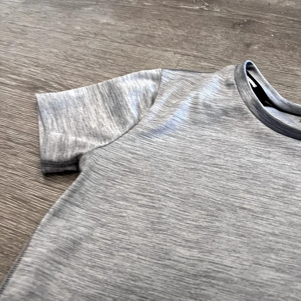Nike Running Shirt Womens XS Gray Dri-FIT Mesh Performance Activewear Sporty Gym